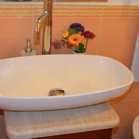 Domus Chiara Al Colosseo Appartement