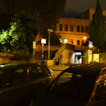 Domus Chiara Al Colosseo Appartement *