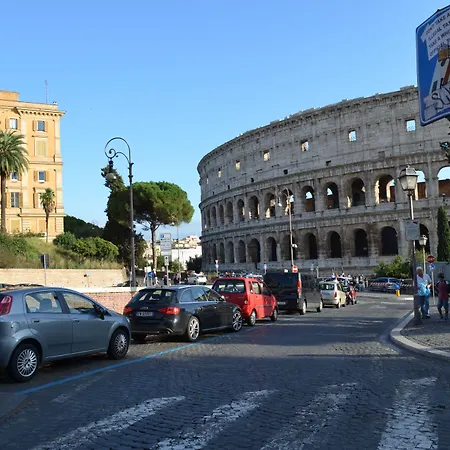 Domus Chiara Al Colosseo Appartement