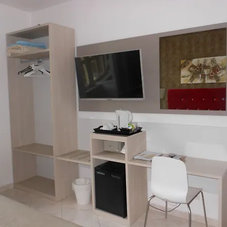 Domus Chiara Al Colosseo Rome