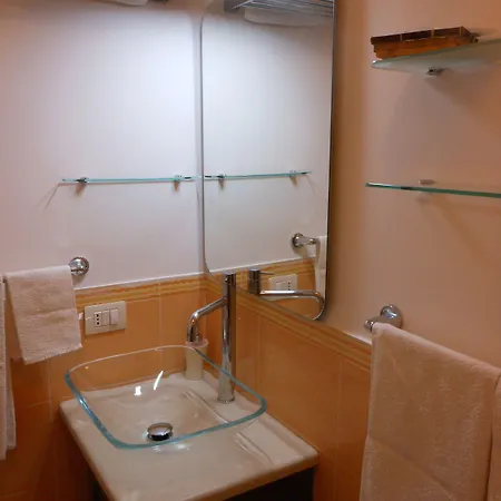 Domus Chiara Al Colosseo Rome