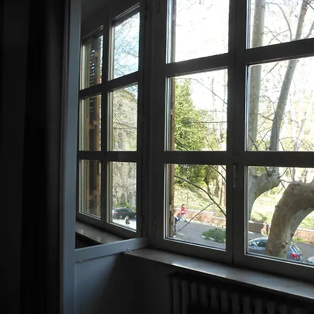 Domus Chiara Al Colosseo * Rome