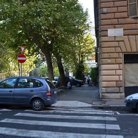 Domus Chiara Al Colosseo Appartement Rome