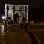 Domus Chiara Al Colosseo * ローマ