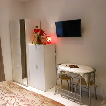 Apartmán Domus Chiara Al Colosseo Řím