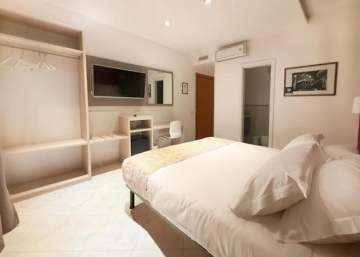 Apartamento Domus Chiara Al Colosseo Roma