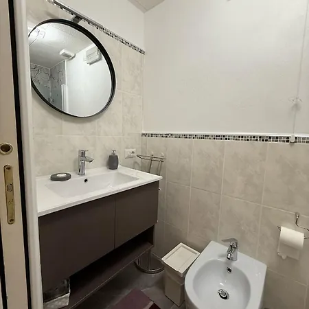 Domus Chiara Al Colosseo *