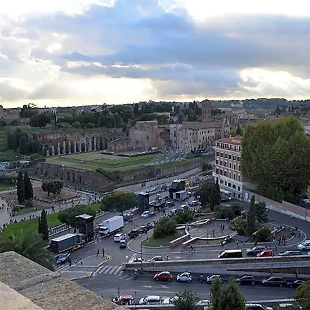 דירה Domus Chiara Al Colosseo *