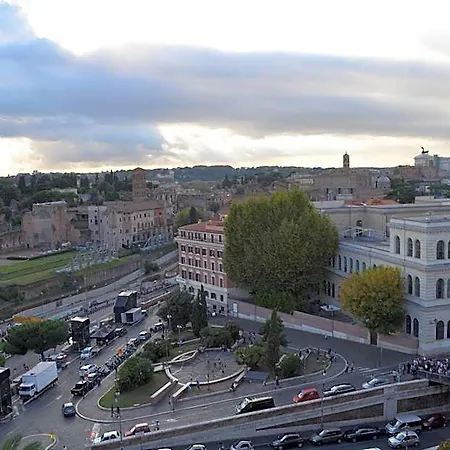 Domus Chiara Al Colosseo Apartman