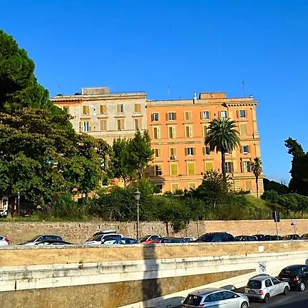 Domus Chiara Al Colosseo דירה רומא