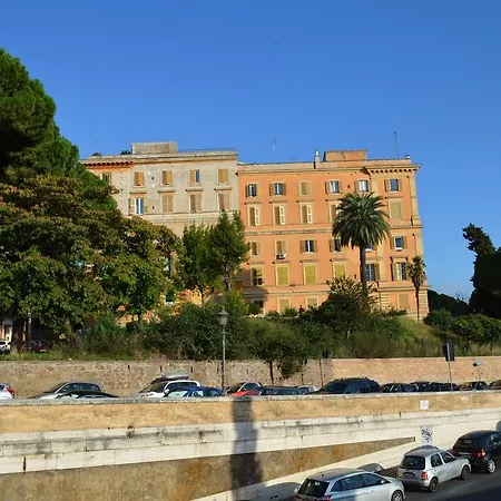 Apartamento Domus Chiara Al Colosseo Roma