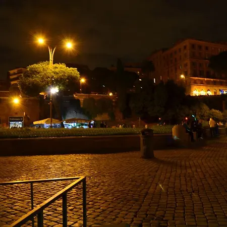Domus Chiara Al Colosseo Apartamento *