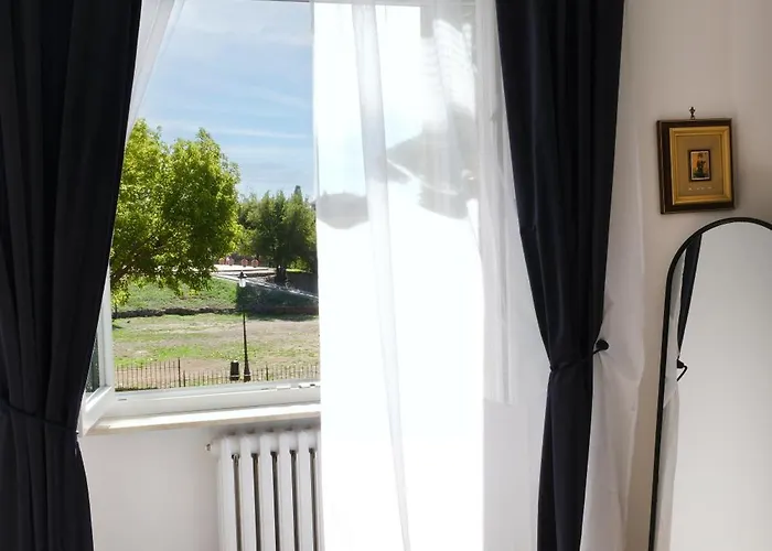 Domus Chiara Al Colosseo Ρώμη