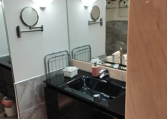 Domus Chiara Al Colosseo *