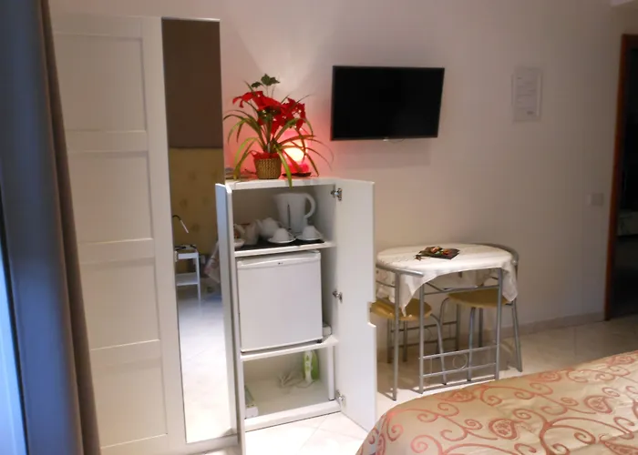 Domus Chiara Al Colosseo *