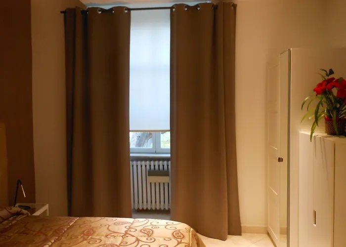 Domus Chiara Al Colosseo *