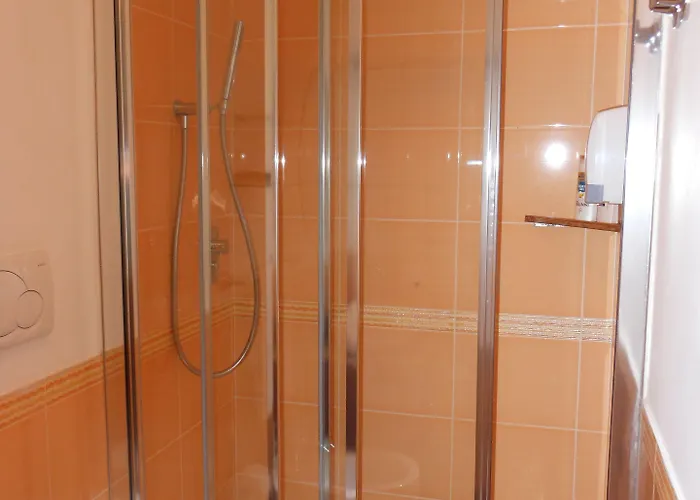 Domus Chiara Al Colosseo *