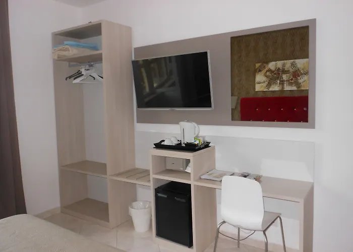 Domus Chiara Al Colosseo Ρώμη