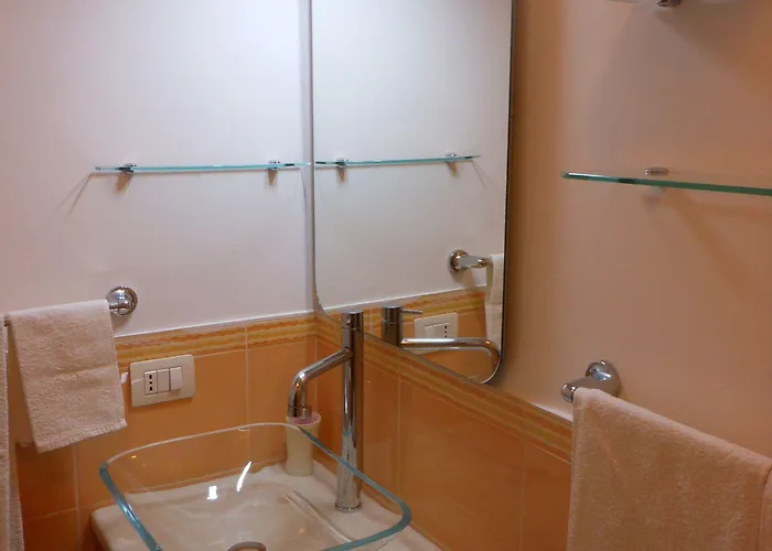 Domus Chiara Al Colosseo Ρώμη