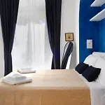 Apartamento Domus Chiara Al Colosseo Roma