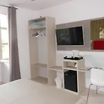 Domus Chiara Al Colosseo Apartamento *