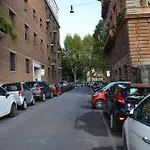 Domus Chiara Al Colosseo Apartamento Roma