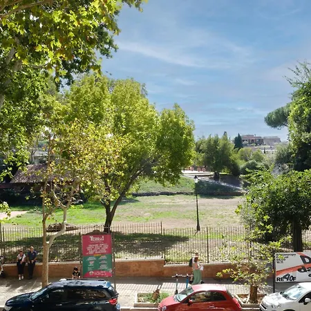 Apartamento Domus Chiara Al Colosseo Roma
