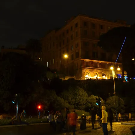 Domus Chiara Al Colosseo Roma